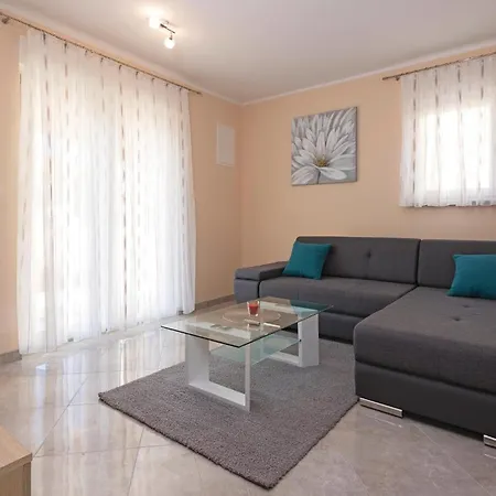 Four-bedroom In Vodnjan