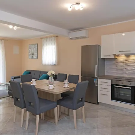 Semesterbostad Four-bedroom In