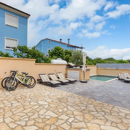 4 Bedroom Stunning In Vodnjan *
