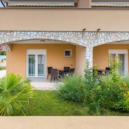 4 Bedroom Stunning In Vodnjan Holiday home