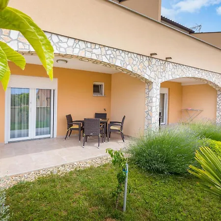 Four-bedroom In Hébergement de vacances