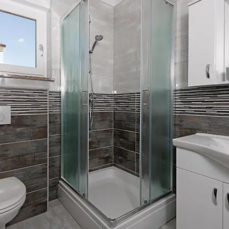 4 Bedroom Stunning In Vodnjan Nyaraló Mednjan
