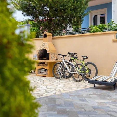 Holiday home 4 Bedroom Stunning In Vodnjan Mednjan