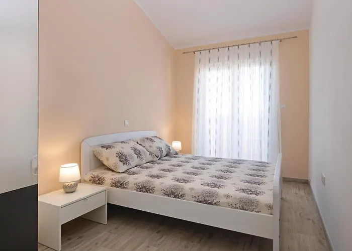 Hébergement de vacances Four-bedroom In *